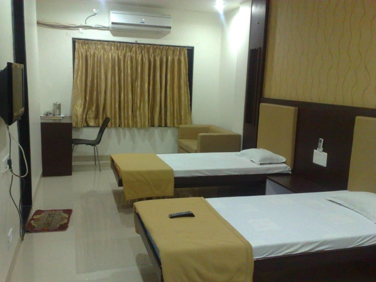 Shirur Hotel Sangram Palace מראה חיצוני תמונה